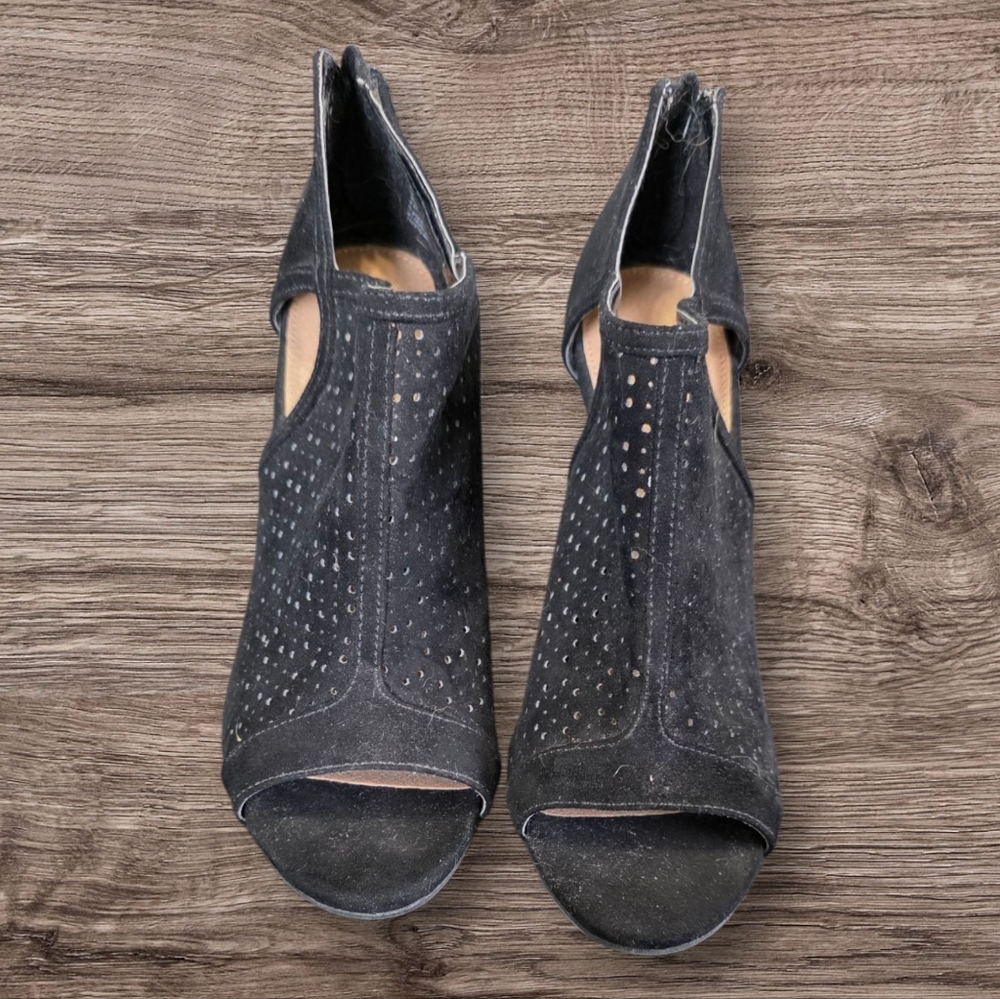 Elegant Black Women's Peep-Toe Shoes Sz 5